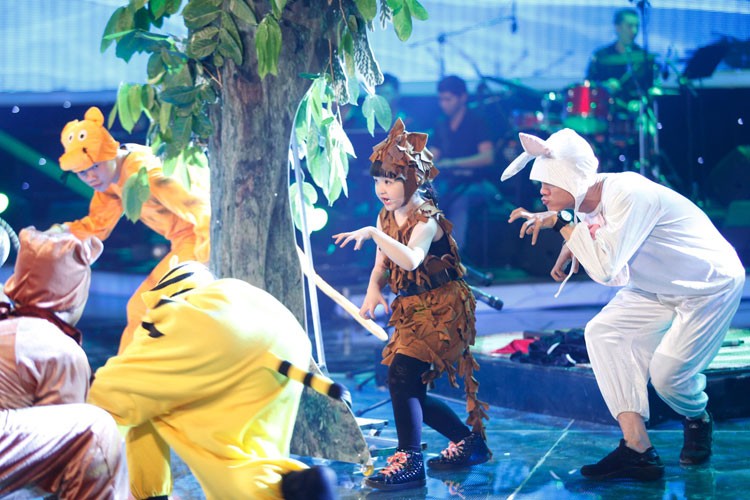 Thi Mau Duc Vinh dang quang Quan quan Vietnams Got Talent-Hinh-7